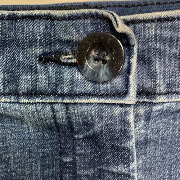 L.L. Bean Classic Fit Blue High Rise Medium Wash Trouser Style Jeans Size 16 - Picture 5 of 13